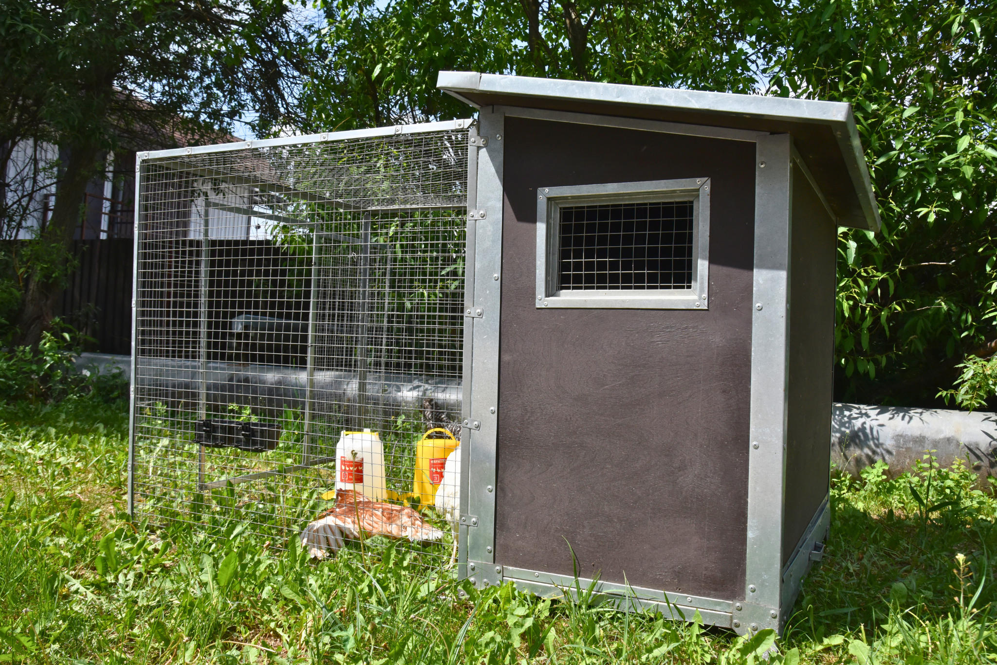 Утеплённый домик с выгулом "Лужайка-1". Фото 25