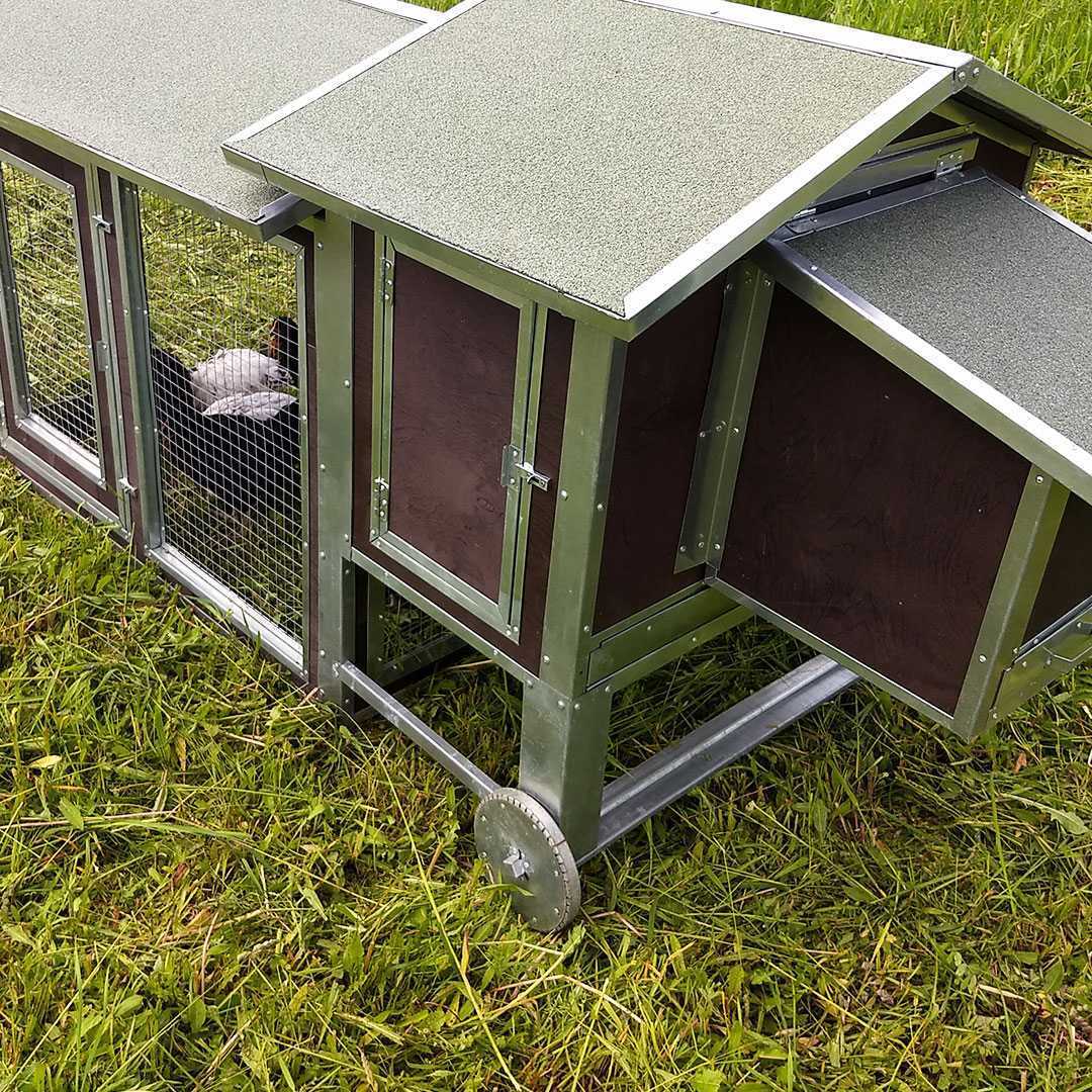 Утепленный отапливаемый уличный курятник с выгулом "Перекати поле". Фото 6