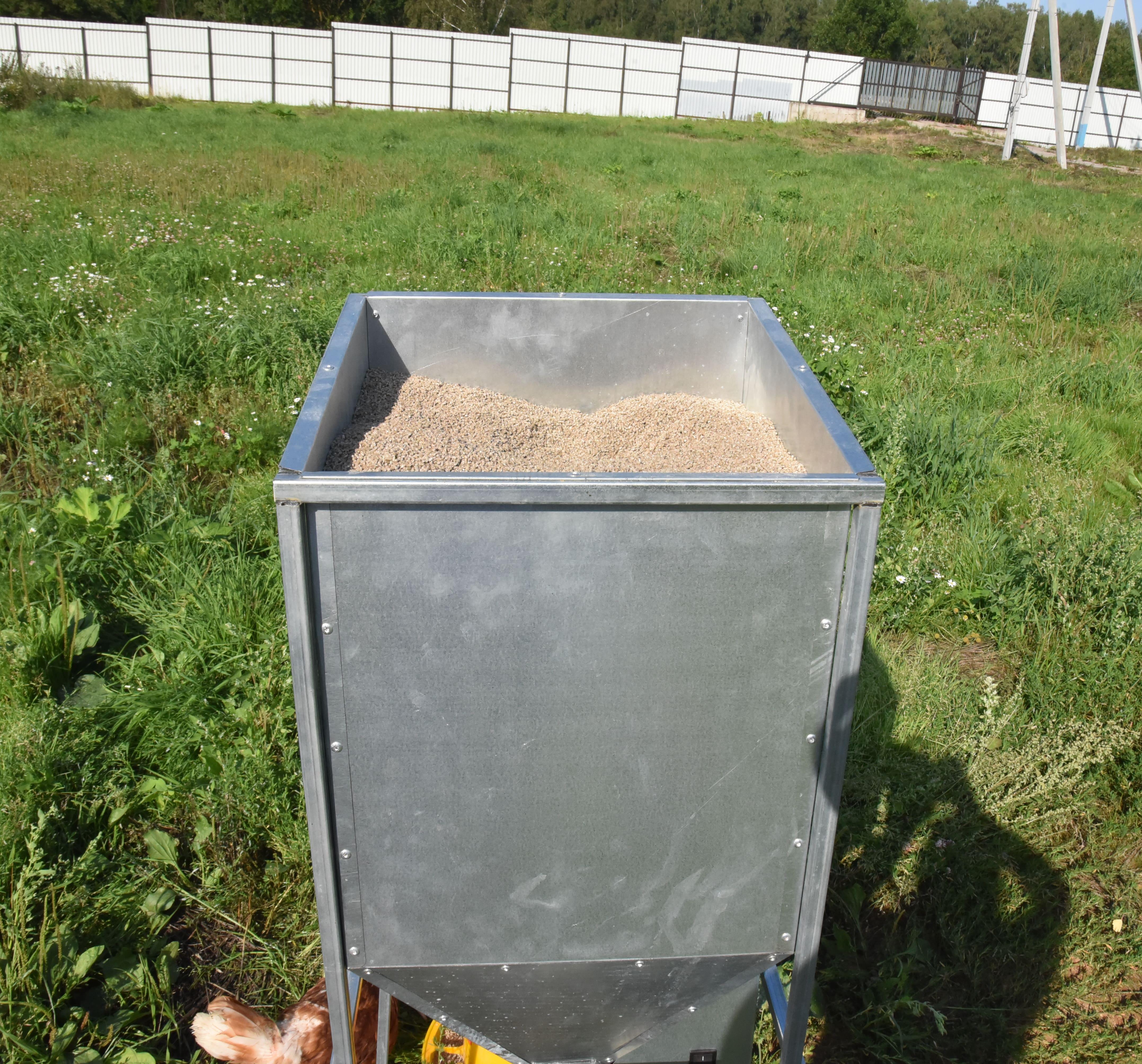 Бункер кормовой автоматический "Дозатор 45". Фото 9