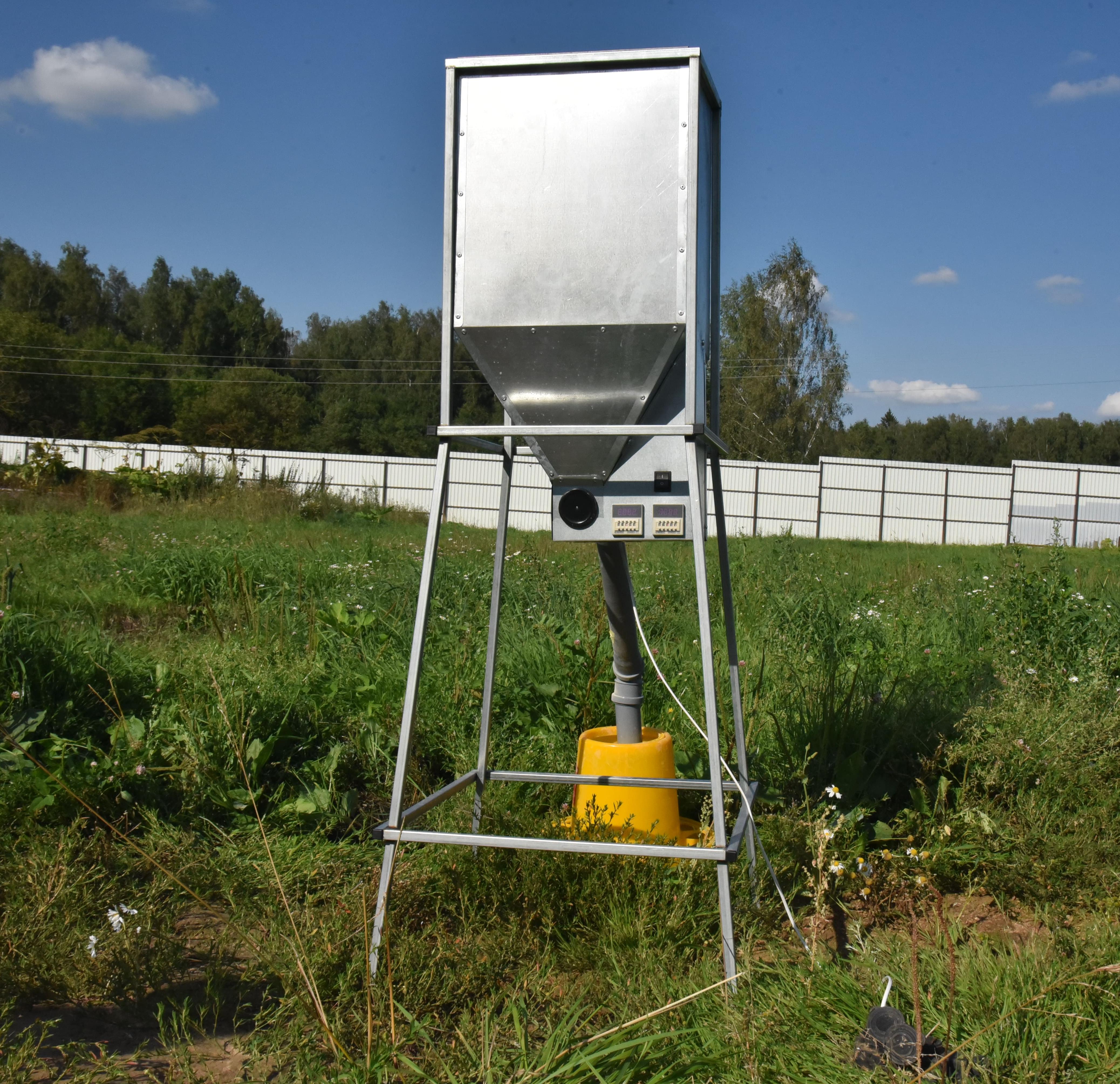 Бункер кормовой автоматический "Дозатор 135". Фото 1